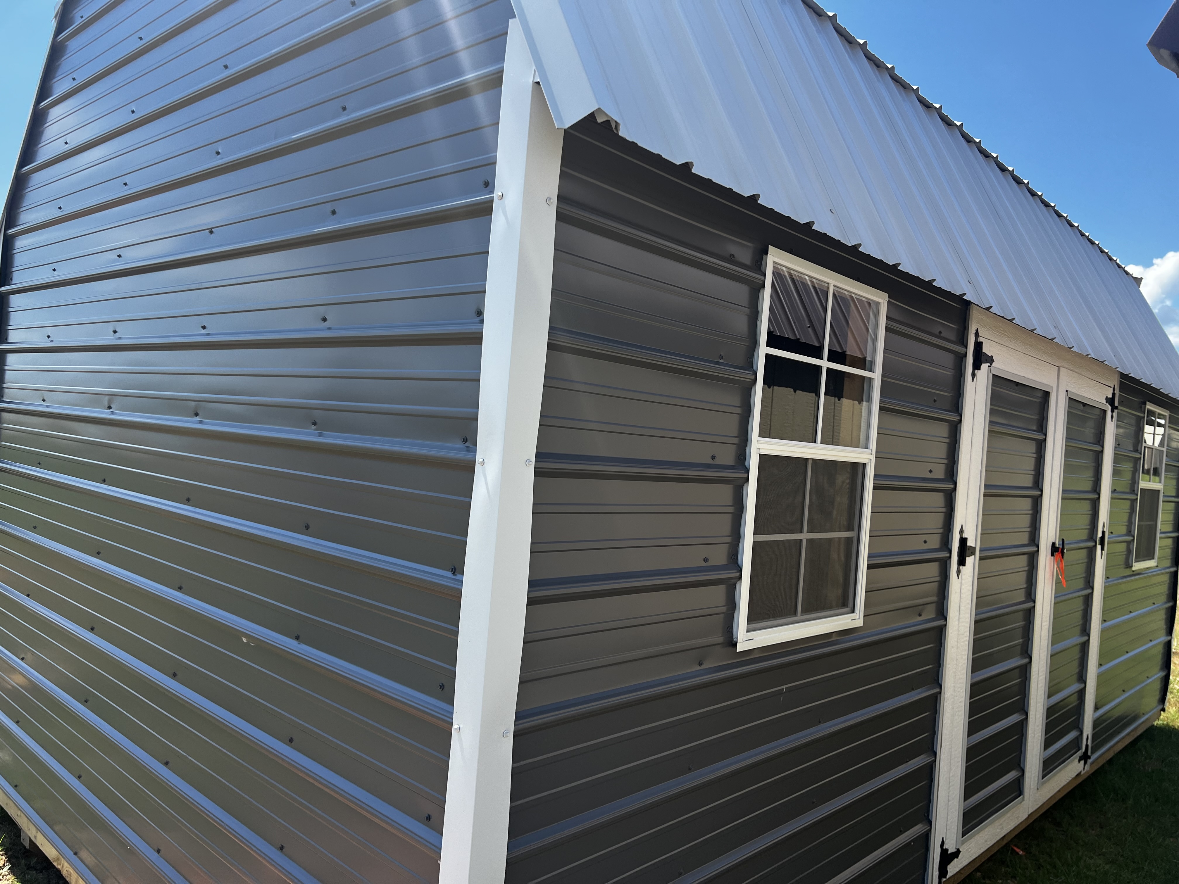 Side Lofted Barn