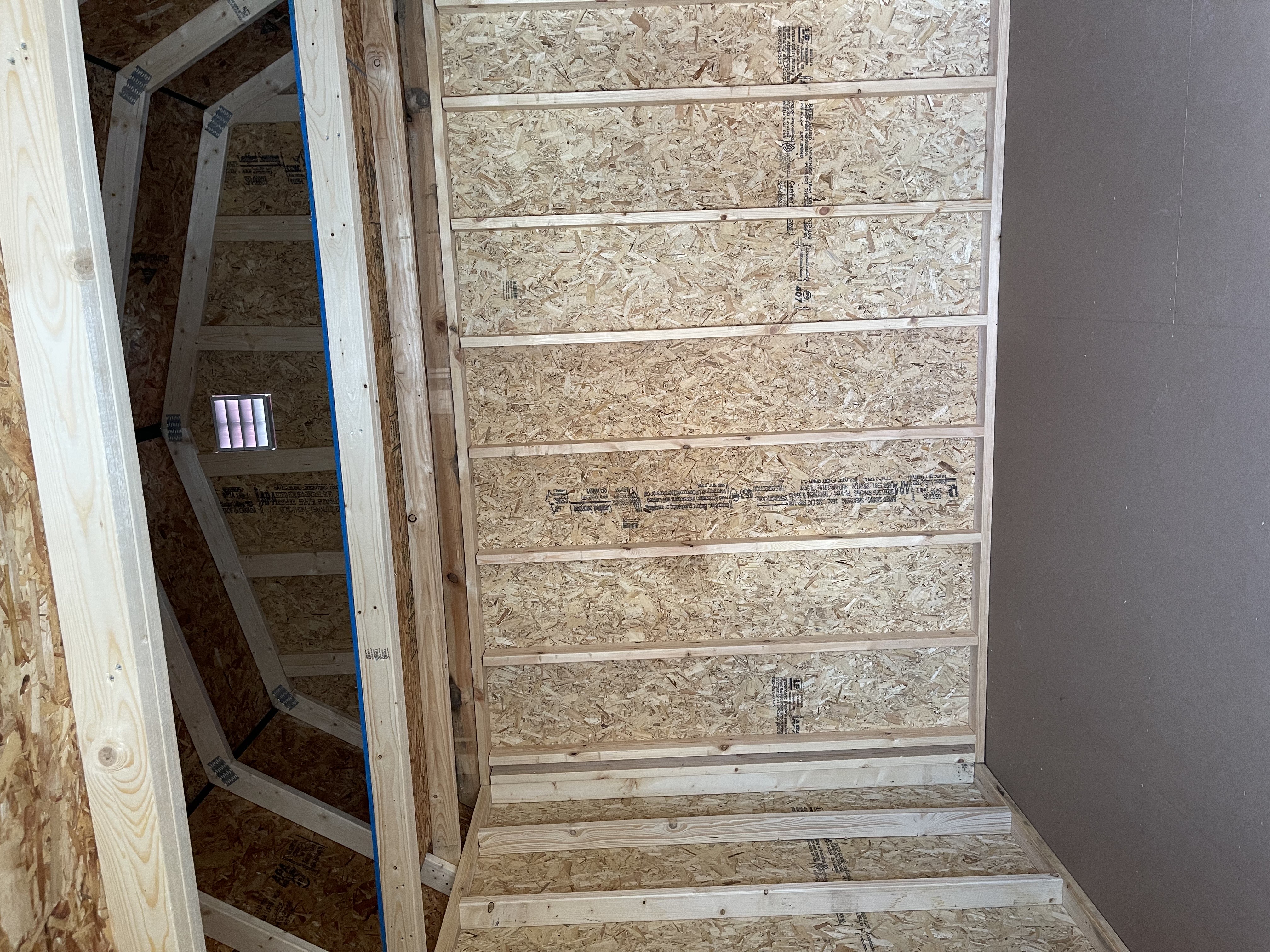 10 x 12 Lofted Barn – photo 5